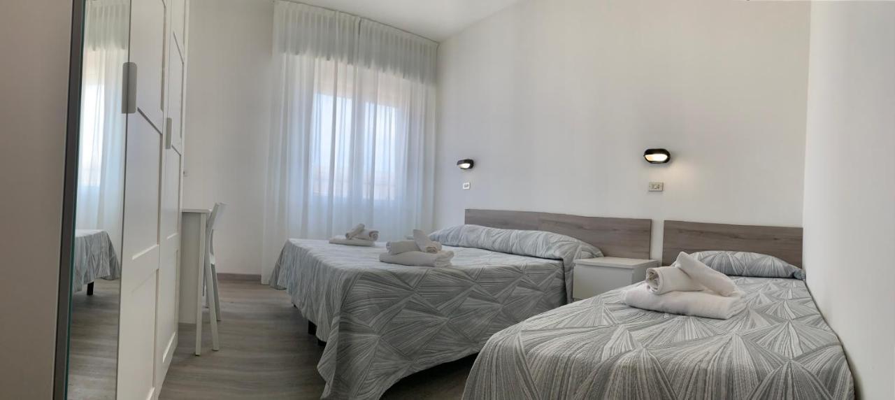 Hotel Laika Rimini Esterno foto