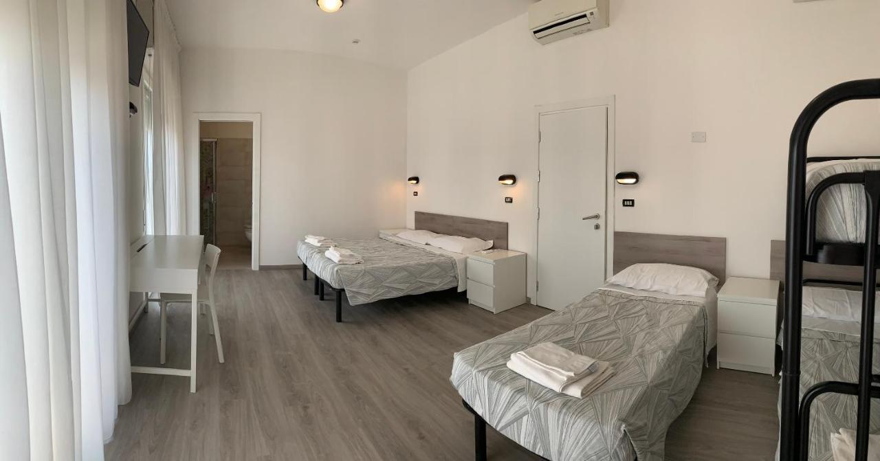 Hotel Laika Rimini Esterno foto