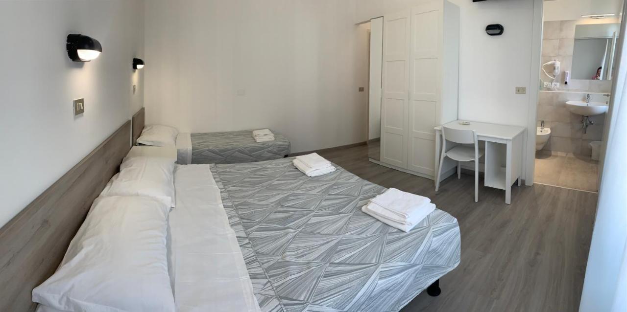 Hotel Laika Rimini Esterno foto