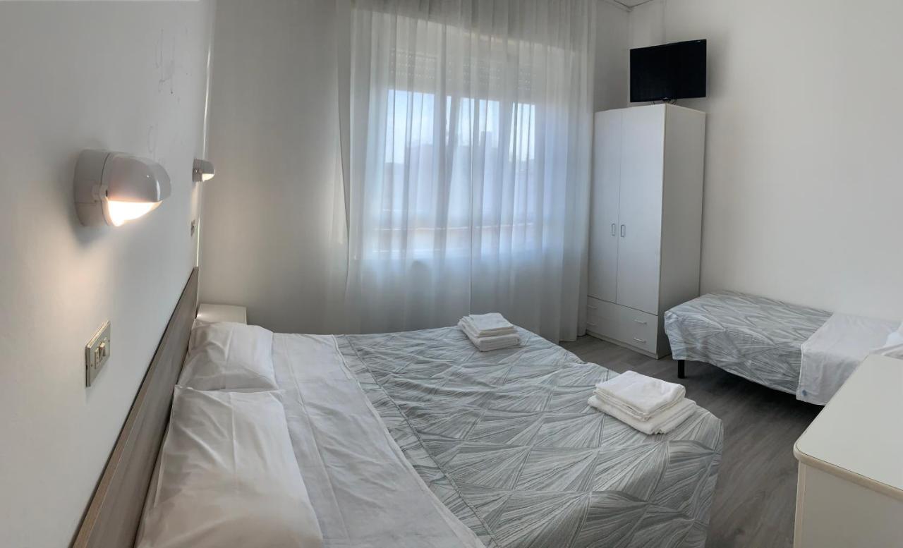 Hotel Laika Rimini Esterno foto