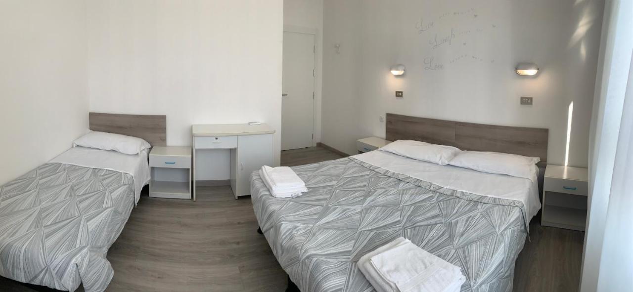 Hotel Laika Rimini Esterno foto