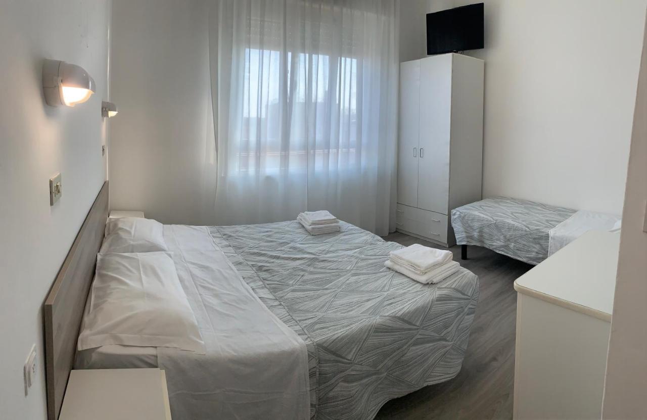 Hotel Laika Rimini Esterno foto