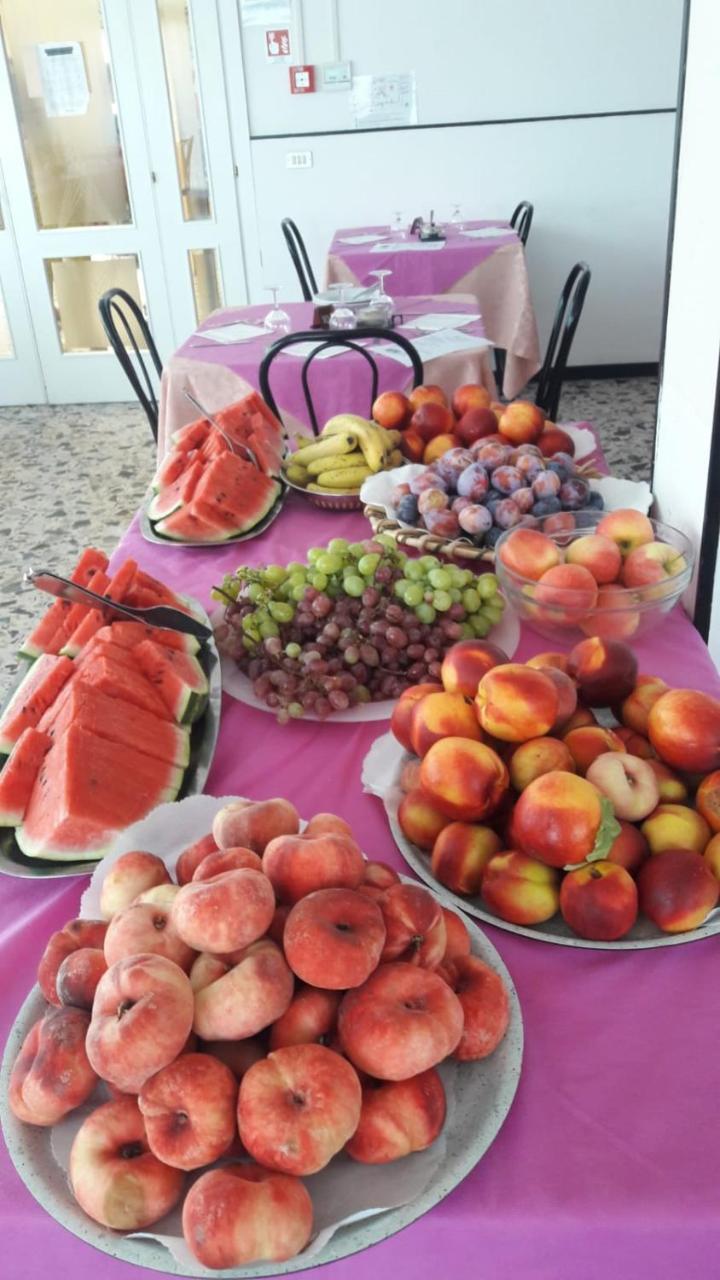 Hotel Laika Rimini Esterno foto
